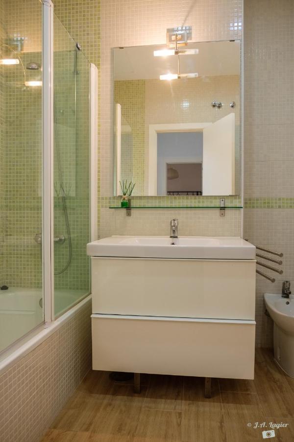 Pelicano Seville Apartments エクステリア 写真